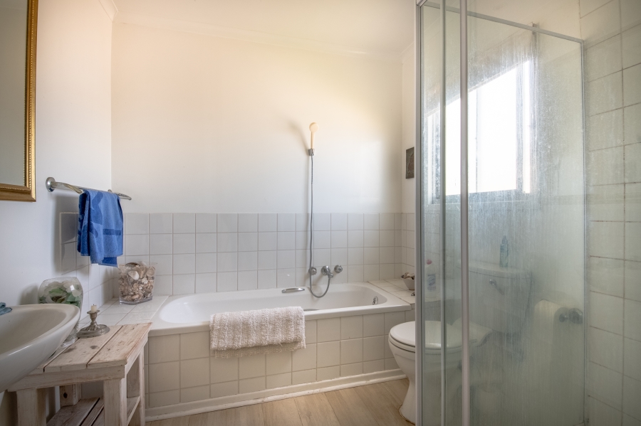4 Bedroom Property for Sale in Pringle Bay Western Cape